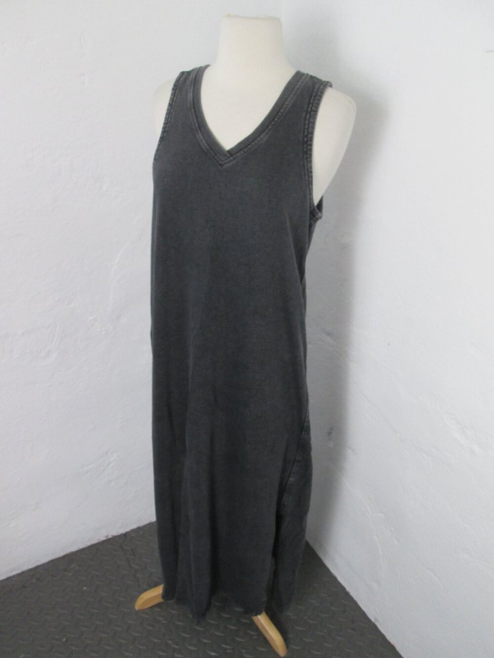 Pact Organic Weekends V-Neck Curated, Effortless Sleeveless Tank Dress Size S